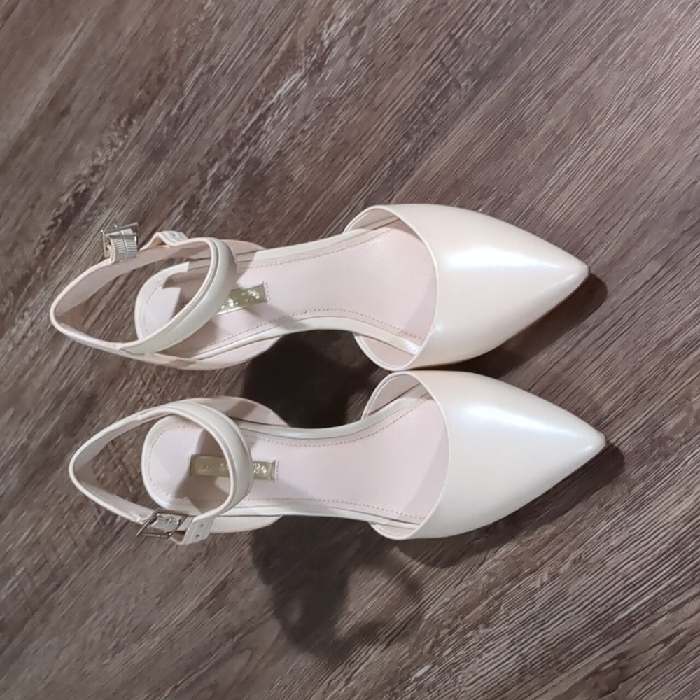 Louise et Cie nude Kota Ankle Strap Pump